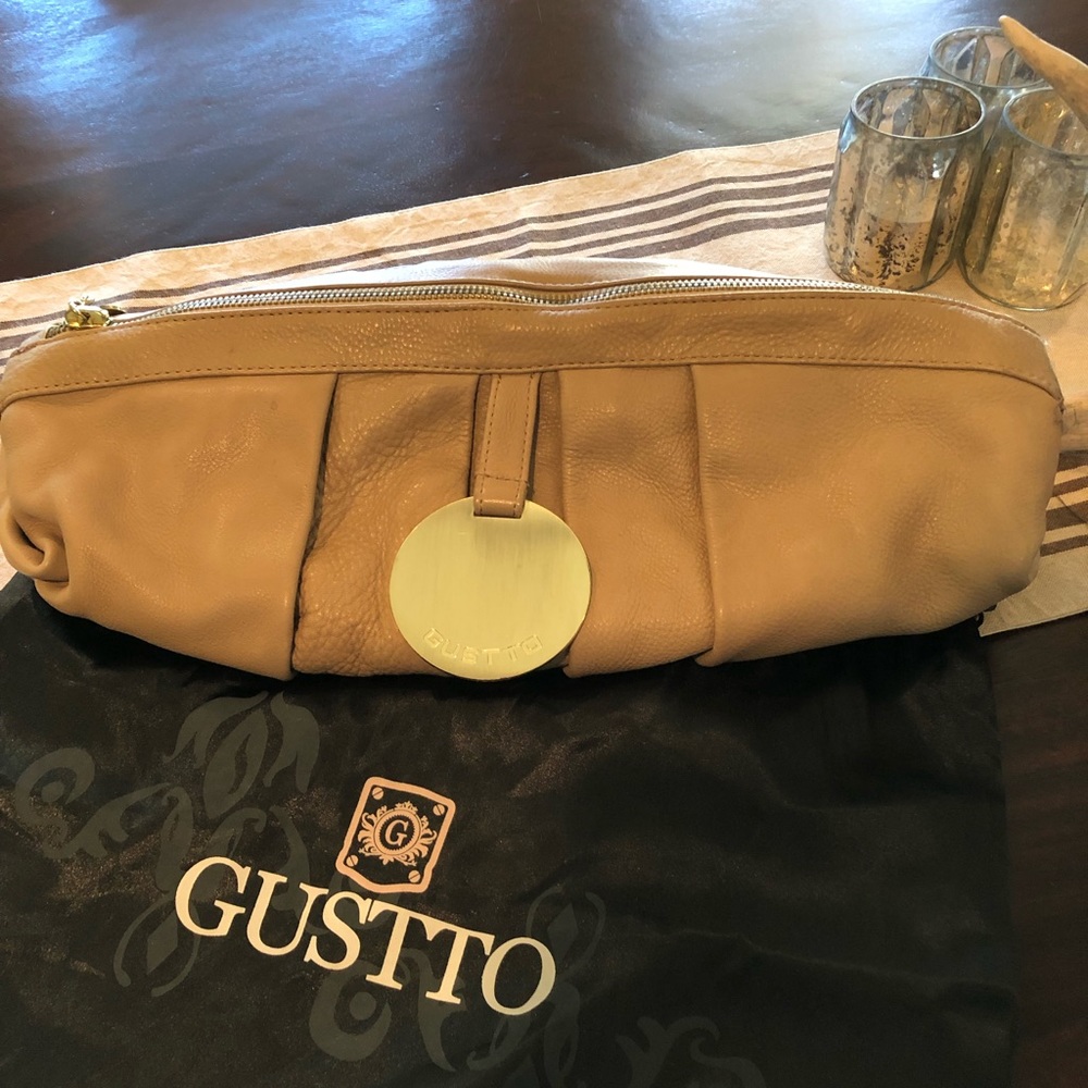 Gustto Barrel Bag Clutch